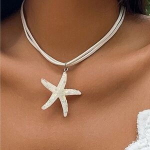 NWT Starfish Pendant Necklace
